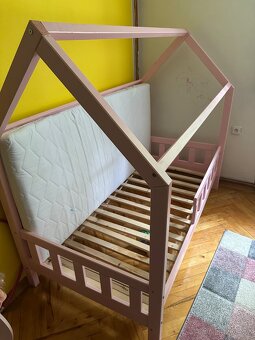 Prodám růžovou dětskou postel domek - 4