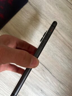 Prodám iPhone 11 - 4