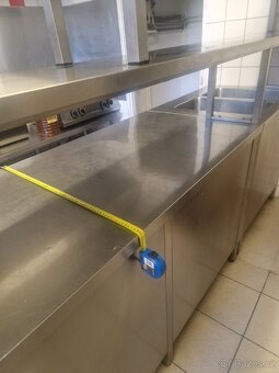 Výdejní nerezový pult s ohřevnou vanou. Regulace teploty. - 4