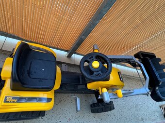 Traktor na šlapání s nakladačem a bagrem Builder - 4