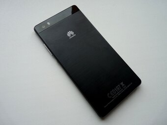 Mobilní telefon Huawei P8 Lite - 4