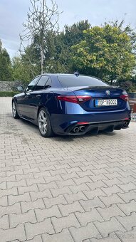 ALFA ROMEO GIULIA QV - 4