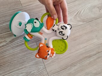 Clementoni Baby interaktivní volant - kolotoč se zvířátky - 4