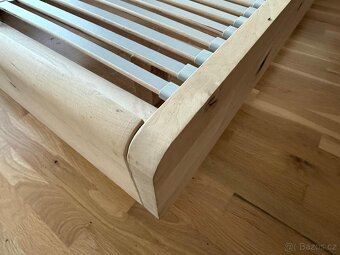 Designová postel z masivu Kobe 160x200cm - 4