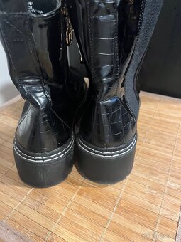 Kotníkové černé boty - 4