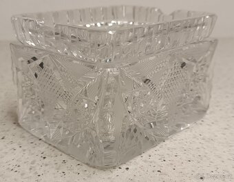 Broušená skleněná dóza - 4