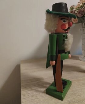 Louskáček dřevěný starý. - 4