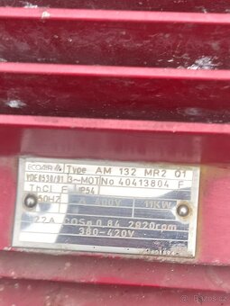 Průmyslový šroubový kompresor - 4