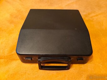 Kufříkový psací stroj Chevron 63 - 4