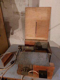 Stará stolní kotoučová pila. - 4