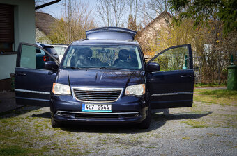 Chrysler Town and Country 3,6L V6 benzín - 4