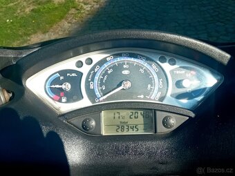 YAMAHA X MAX - 4