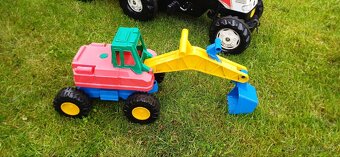Šlapací traktor, tatra ,popelářské auto, bagr hračky - 4