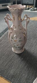 Prodám vázičku z růžového porcelánu - 4
