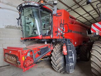 Case IH axial 9230 + MacDon FD75 - 4