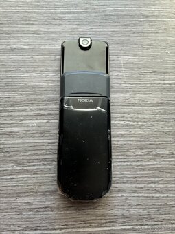 Prodám Nokia 8800 Black – elegantní klasika + 2 x Baterie - 4