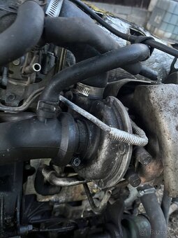 Prodam,motor Mazda 6 - 4