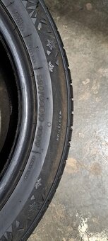 Zimní pneu 235/50/R19 - 4