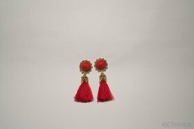 Krásné vínově červené náušnice s třásněmi a kamínky - 4