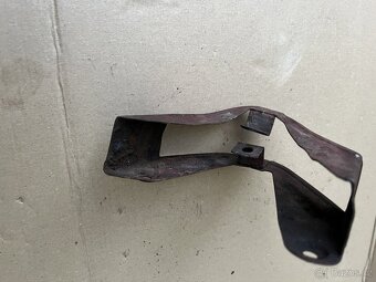 Jawa Kývačka - Držák krytu řetězu - 4