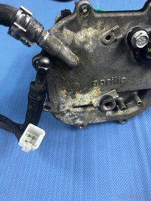 Benzinové čerpadlo Aprilia RSV1000R Factory - 4