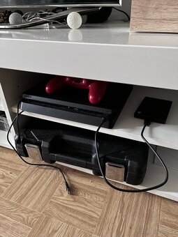Ps4 slim 500GB + 2TB disk + 4 hry - 4
