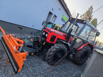 Zetor 6245 s radlicí a sypačem - 4
