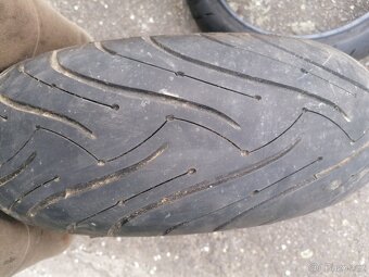 Prodám gumy na dojetí, silnice 180/55 ac190/55 R17 - 4