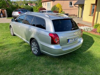Prodám Toyota Avensis, kombi Motor: 1.8 VVT-i - 4
