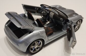 Mercedes Benz Vision SLA 1/18 - 4