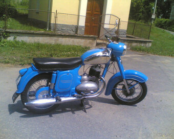 Jawa 250 - 4