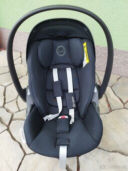 Autosedačka Cybex Cloud i-Size Moon black - 4