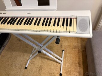 Yamaha NP 12 WH - klávesy s dynamikou - 4