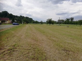 PRODÁM STAVEBNÍ POZEMEK - 4