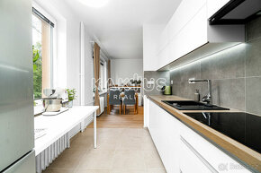 Prodej bytu 2+1 s balkonem (56 m2), ulice Stavební, Ostrava- - 4