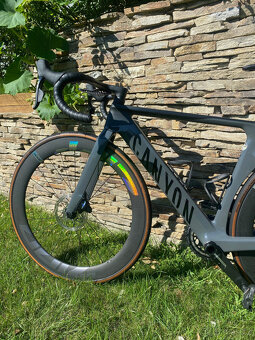 Canyon Aeroad CF SLX 8 AXS - 4