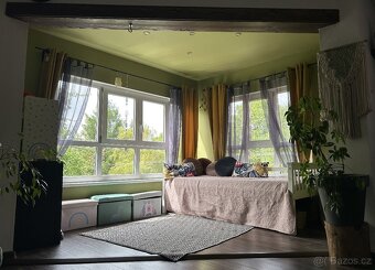 Rodinný dům 330m2 + zahrada 1737m2, 2 bytové jednotky, garáž - 4