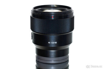 Sony FE 85mm f/1,8 + UV filtr NEPOUŽÍVANÝ - 4