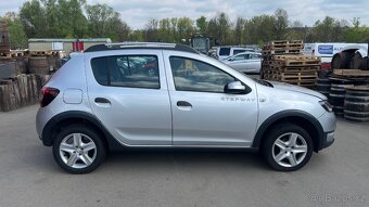 323. Dacia Sandero 1.6B Na náhradní díly - 4