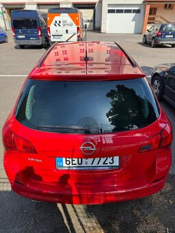 Opel Astra J Sports Tourer - 4