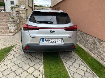 Lexus UX 250h, 2.0L Hybrid - 4