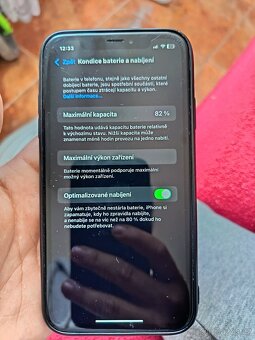 iPhone XR - 4