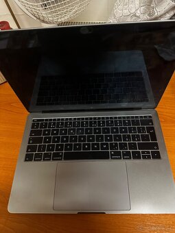 MacBook Pro 13” (2017) – nafouklá baterie, na opravu - 4
