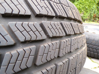 Prodám zimní pneumatiky s disky 195/65R15 - 4