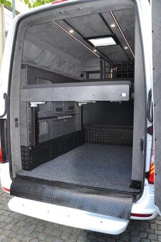 Mercedes-Benz Sprinter 319 Camper Family - 4