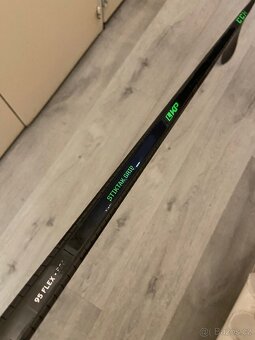 Hokejka CCM Trigger 6 95flex P28 pravá ZÁRUKA - 4