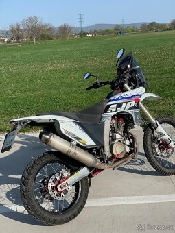 AJP PR7 2022 racing kit - 4