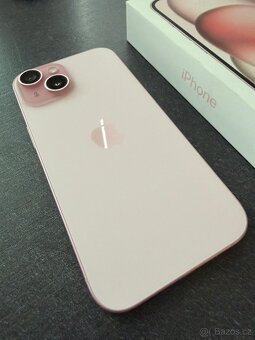 Prodám iPhone 15 128 GB - růžový - TOP stav - 4