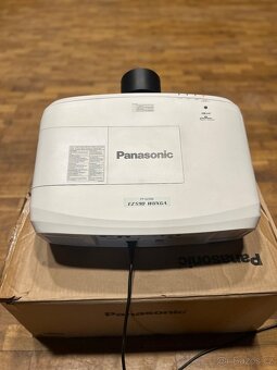 Panasonic PT-EZ590 + ET-ELT30 - 4