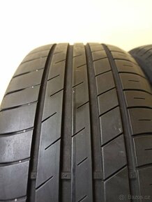 Goodyear 205/55 R17 91W 1x5-5,5mm; 1x4,5-5mm - 4